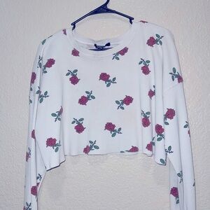 Red Rose Design Long Sleeve Crop Top Size Medium. GREAT CONDITION!